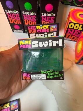 Needoh Nice Cube Swirl Super Solid Squish - Green